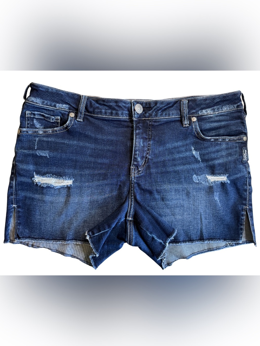 Silver Jeans Co Elyse Mid Rise Curvy Distressed Denim Shorts Size 31 Dark Wash
